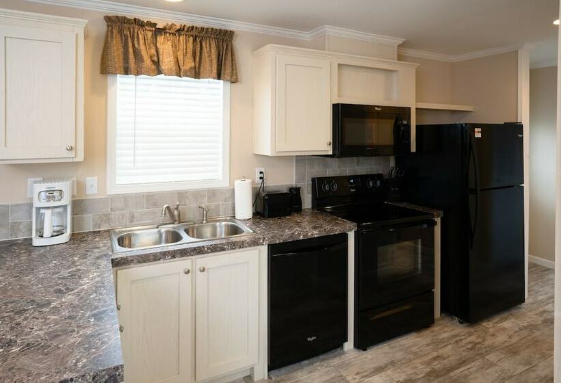 Курорт Baker Acres