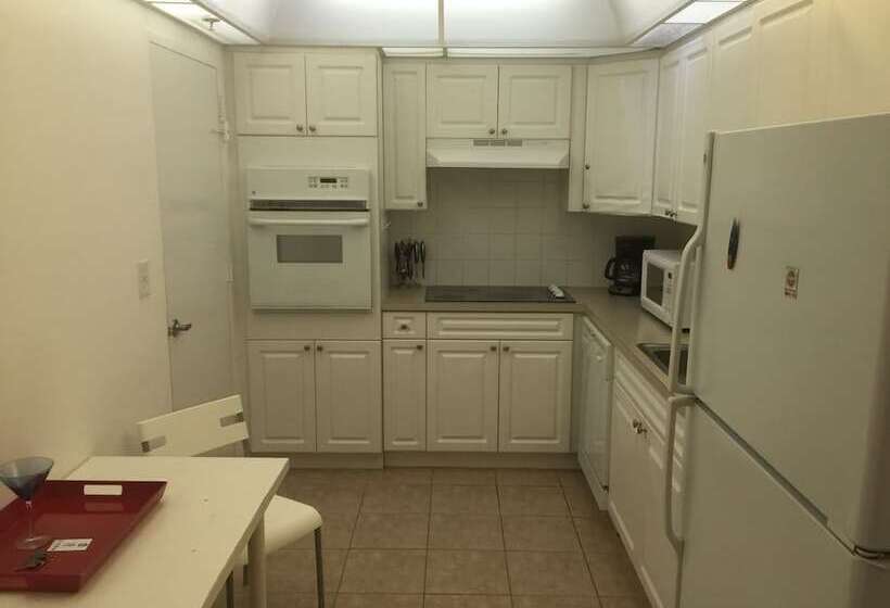 Beach Apartments Hollywood