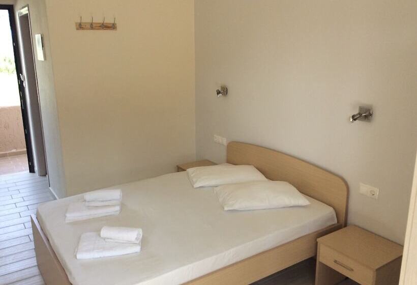 مبيت وإفطار Elena Rooms