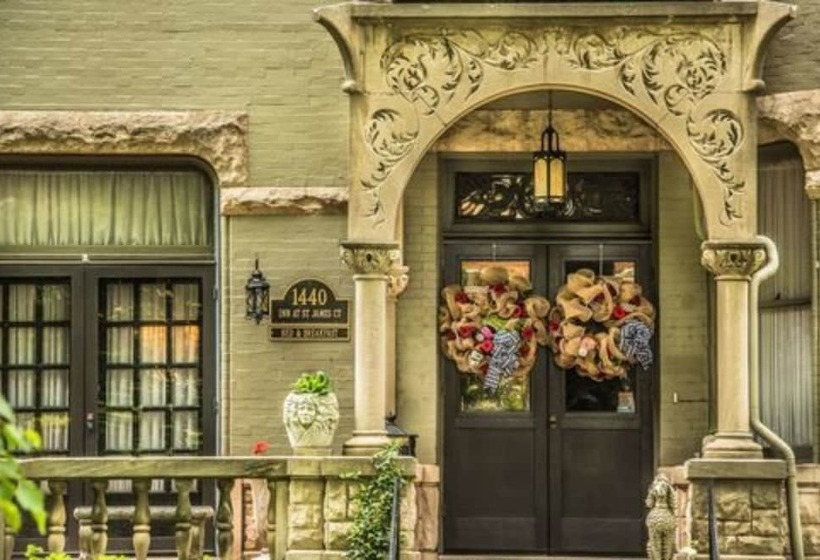 צימר Inn At St James Court