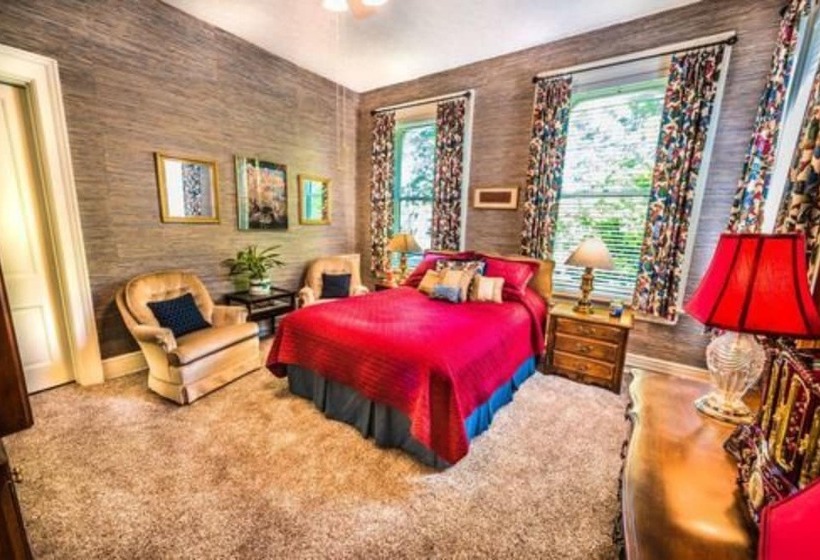 צימר Inn At St James Court