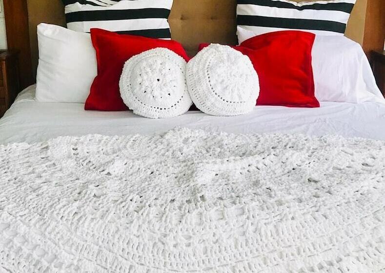 ベッドアンドブレックファースト Larcomar