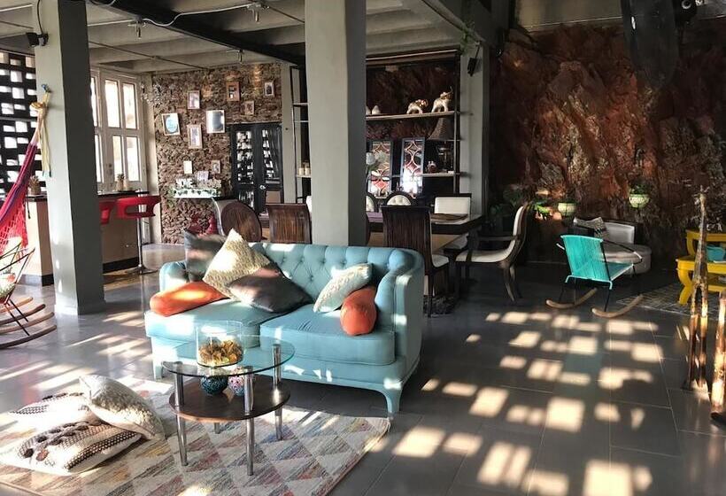 ベッドアンドブレックファースト Larcomar