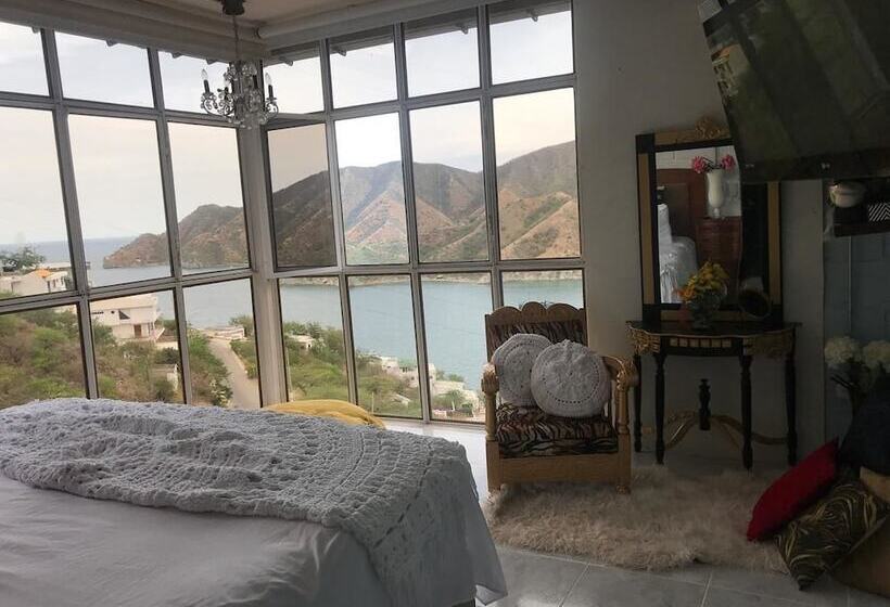 ベッドアンドブレックファースト Larcomar