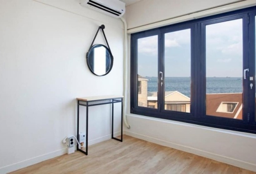 Busan Yeonhwa Reef Pension Dreamer
