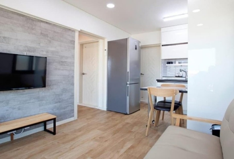 Busan Yeonhwa Reef Pension Dreamer