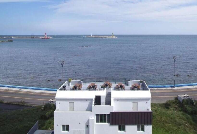 Busan Yeonhwa Reef Pension Dreamer