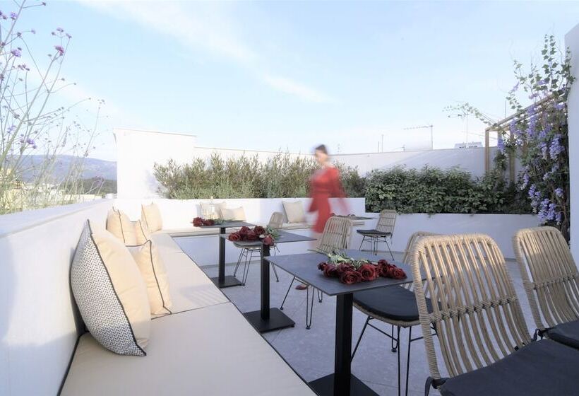 Cityzoe Athens Suites