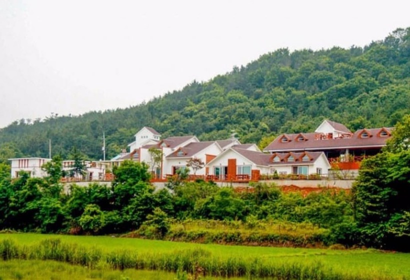 Daebudo White Island Pension