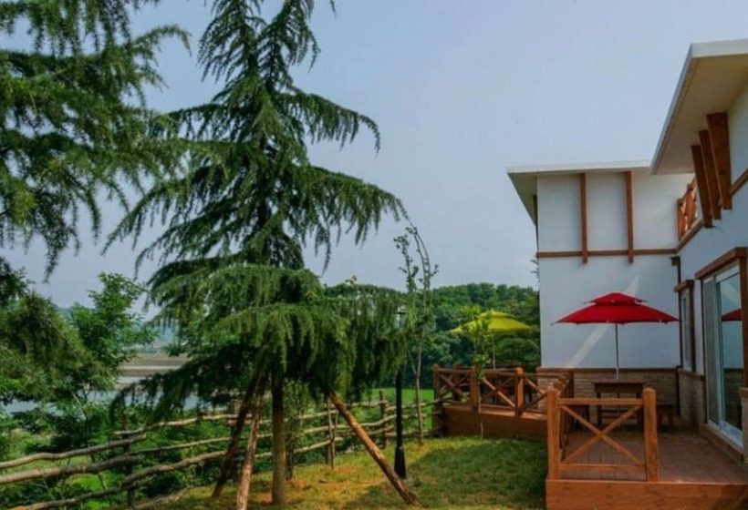 Daebudo White Island Pension