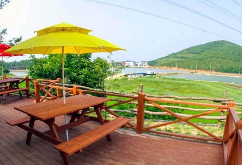 Daebudo White Island Pension