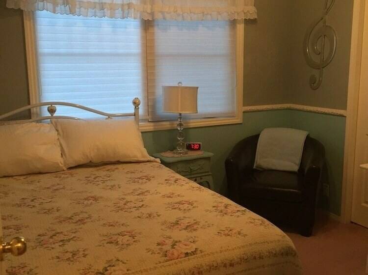 Elevate Rooms Harmony House B&b