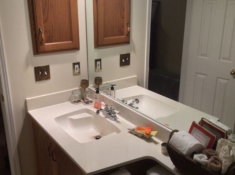 Elevate Rooms Harmony House B&b