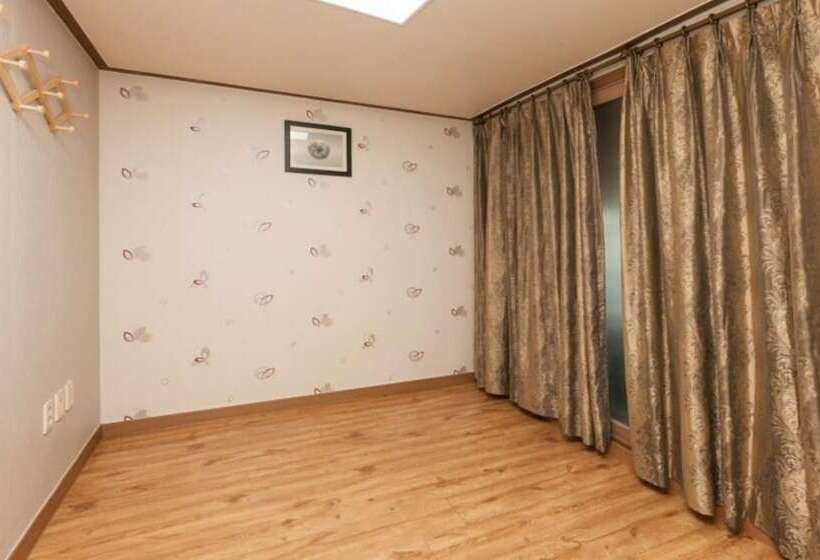 Eulwangri Beach Pension