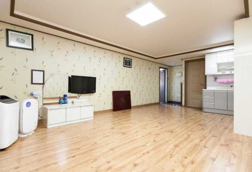 Eulwangri Beach Pension