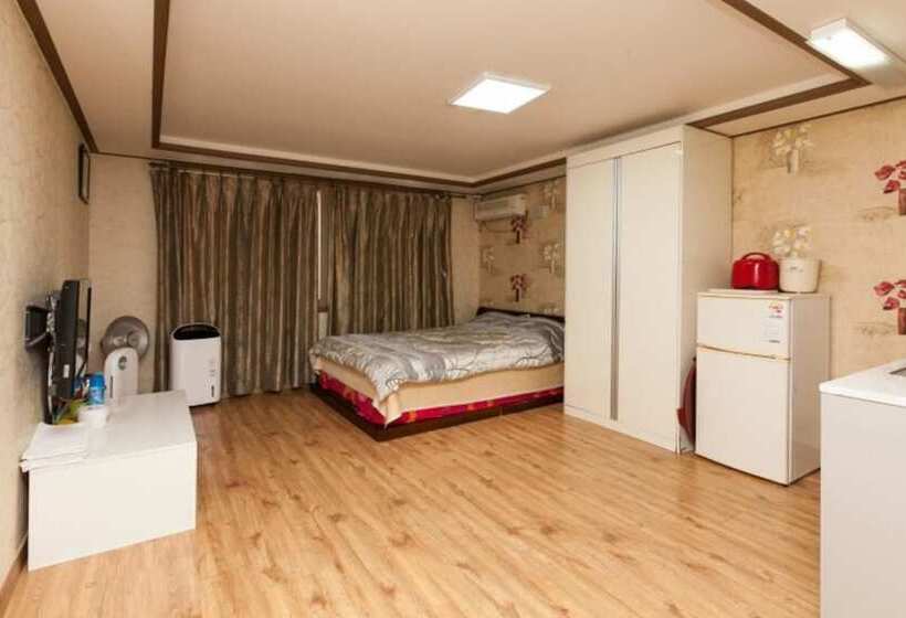 Eulwangri Beach Pension