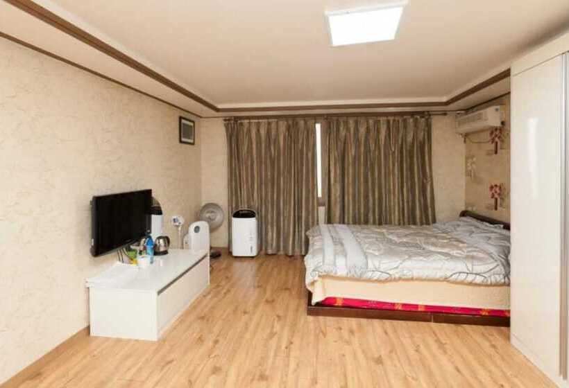 Eulwangri Beach Pension