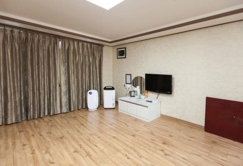 Eulwangri Beach Pension