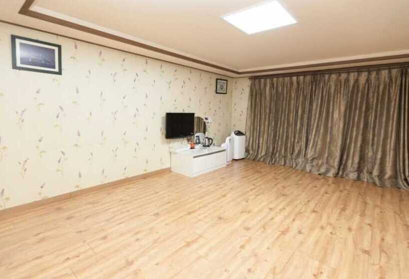 Eulwangri Beach Pension