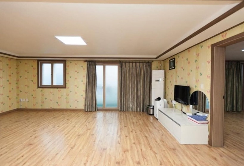 Eulwangri Beach Pension