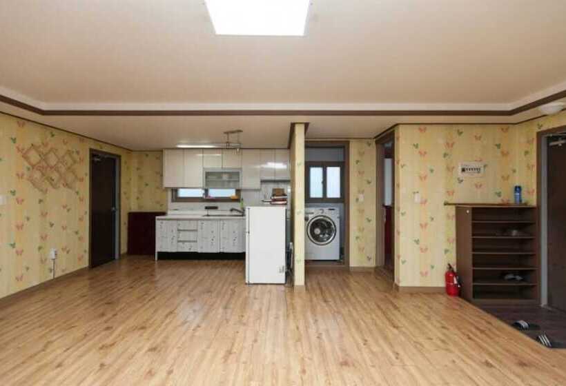 Eulwangri Beach Pension