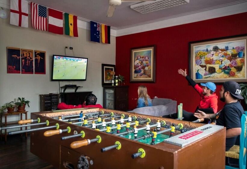 Flying Dog Backpackers Hostel