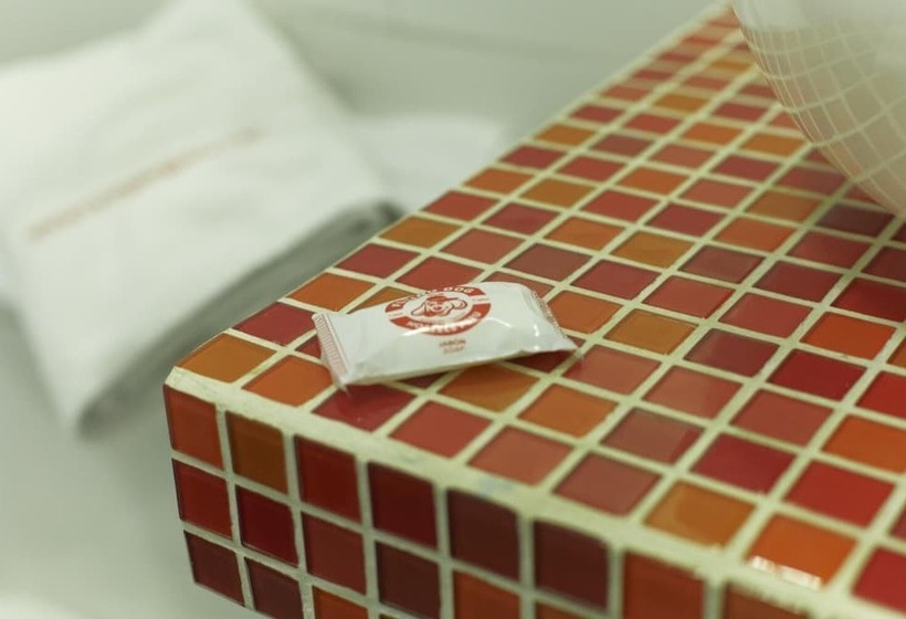 Flying Dog Backpackers Hostel