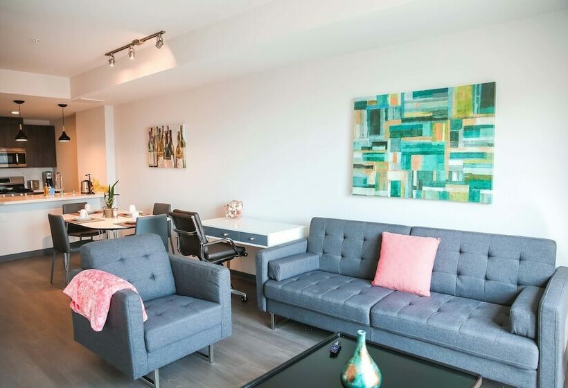 Fully Furnished Suites Near Little Tokyo