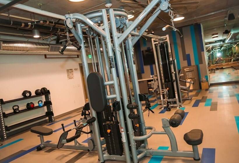 Fully Furnished Suites Near Little Tokyo