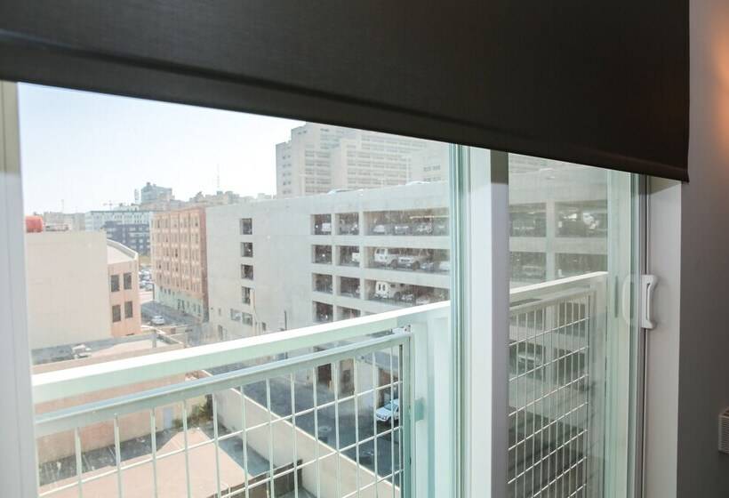 Fully Furnished Suites Near Little Tokyo