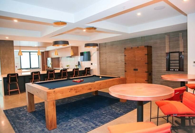 Fully Furnished Suites Near Little Tokyo