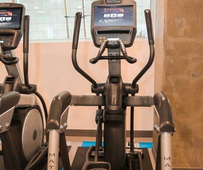 Fully Furnished Suites Near Little Tokyo