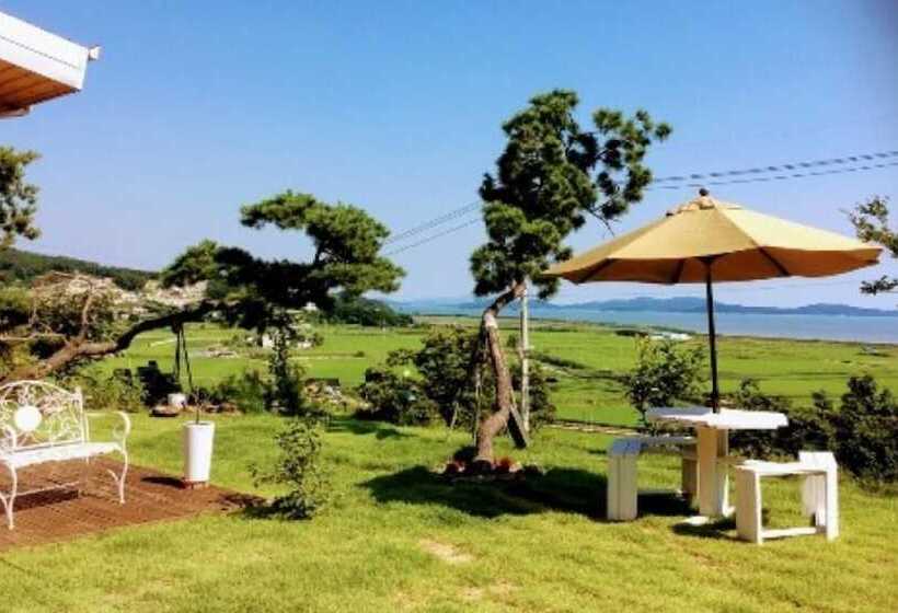 Ganghwado Gold View Pension
