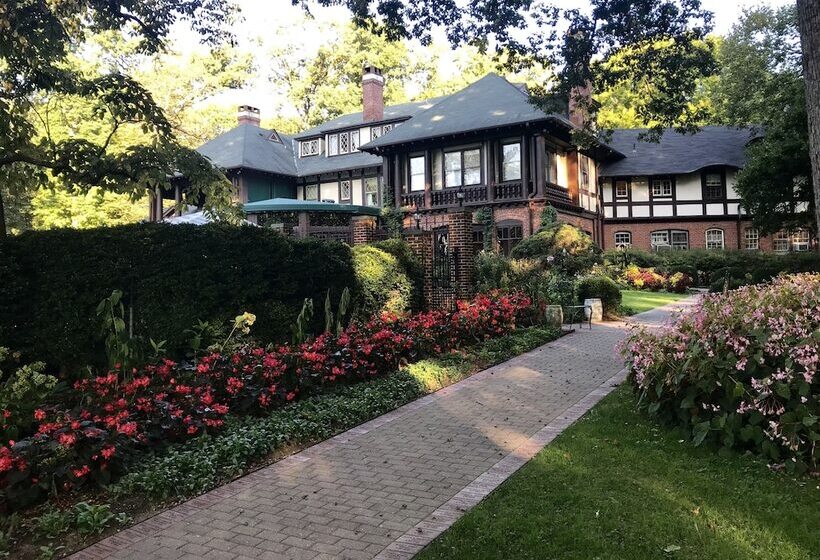 Gramercy Mansion B&b