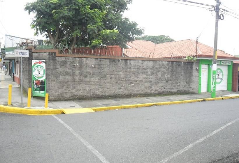 Green Country Hotel   Hostel