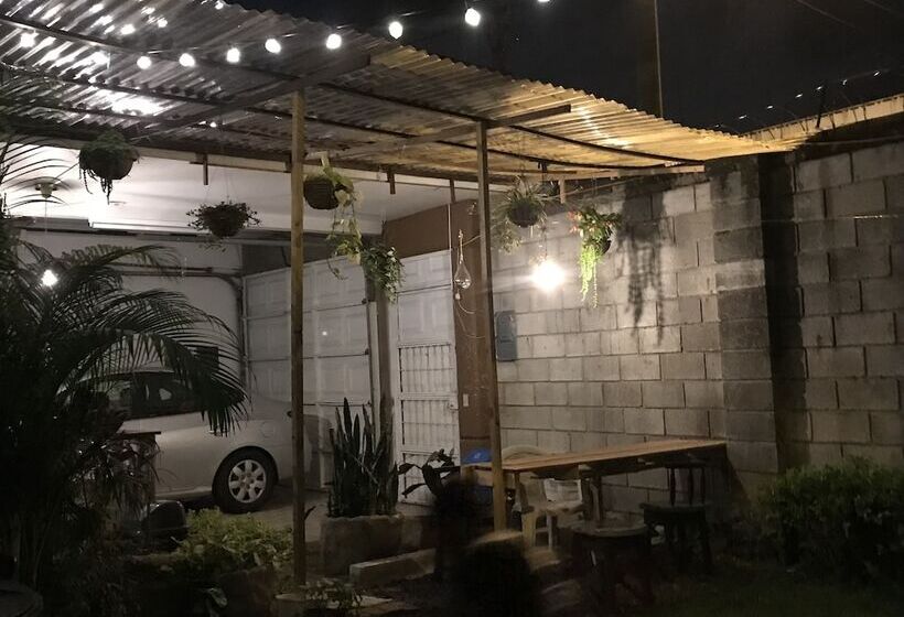 Green Country Hotel   Hostel