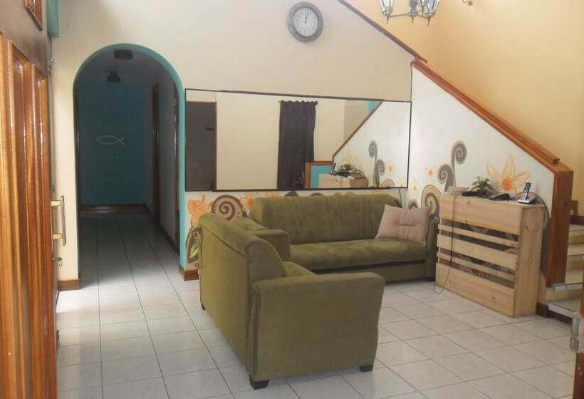 Green Country Hotel   Hostel