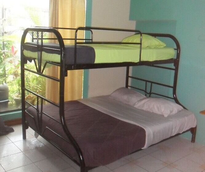 Green Country Hotel   Hostel