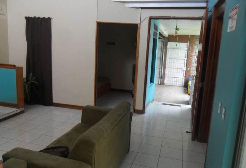 Green Country Hotel   Hostel