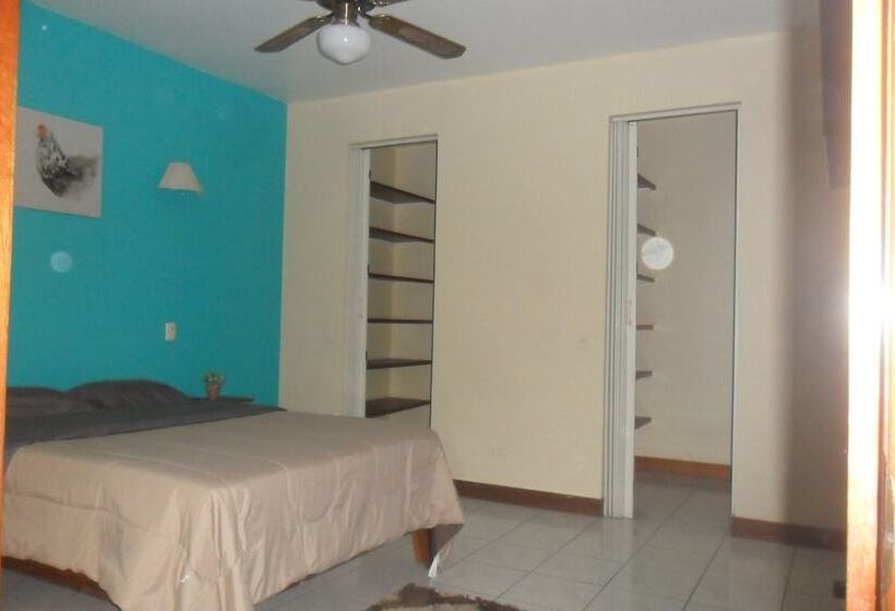 Green Country Hotel   Hostel