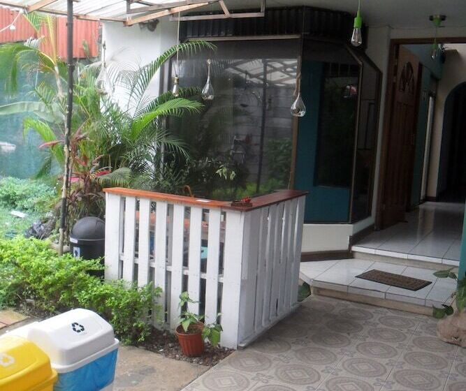 Green Country Hotel   Hostel