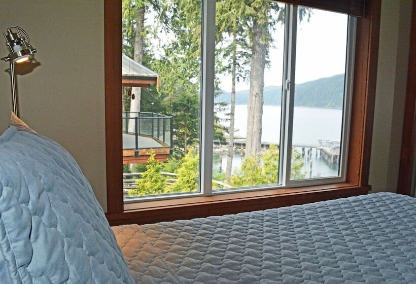 Handsome Dan's Port Renfrew