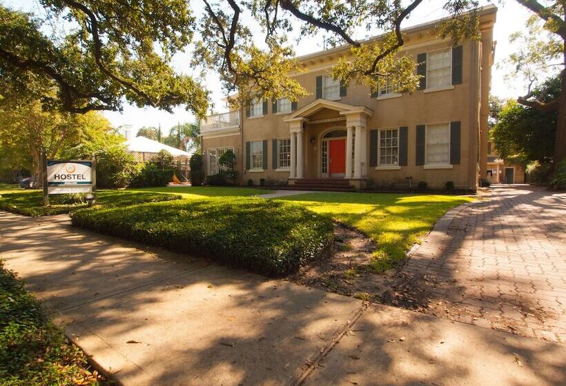 Hi Houston Hostel