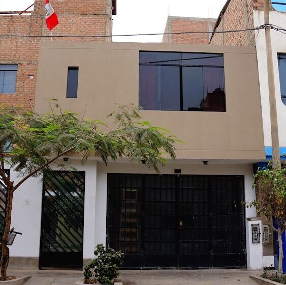 簡易ホテル Javi's Rooms