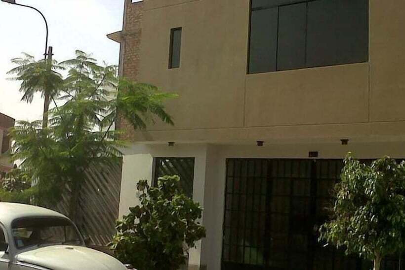 簡易ホテル Javi's Rooms