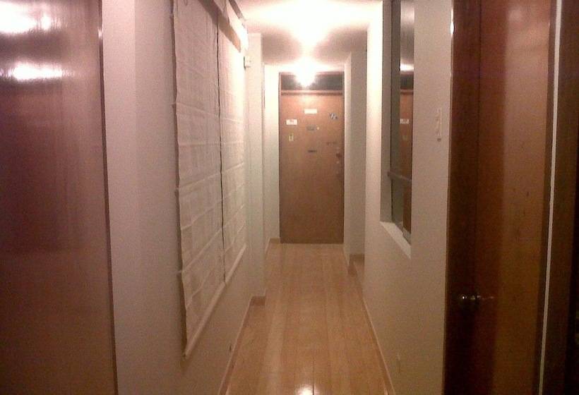 簡易ホテル Javi's Rooms