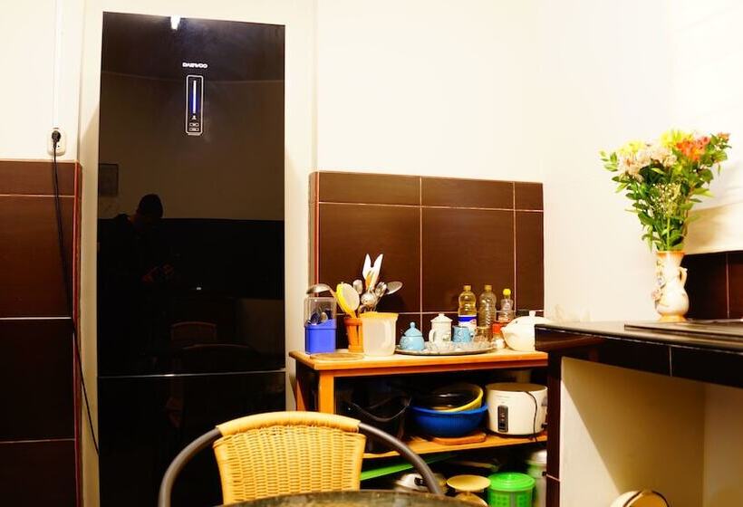 簡易ホテル Javi's Rooms