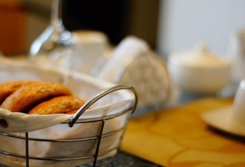 簡易ホテル Javi's Rooms