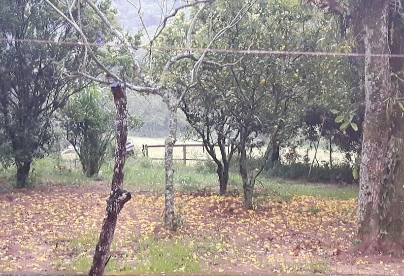 Hostel Retiro Do Sagui