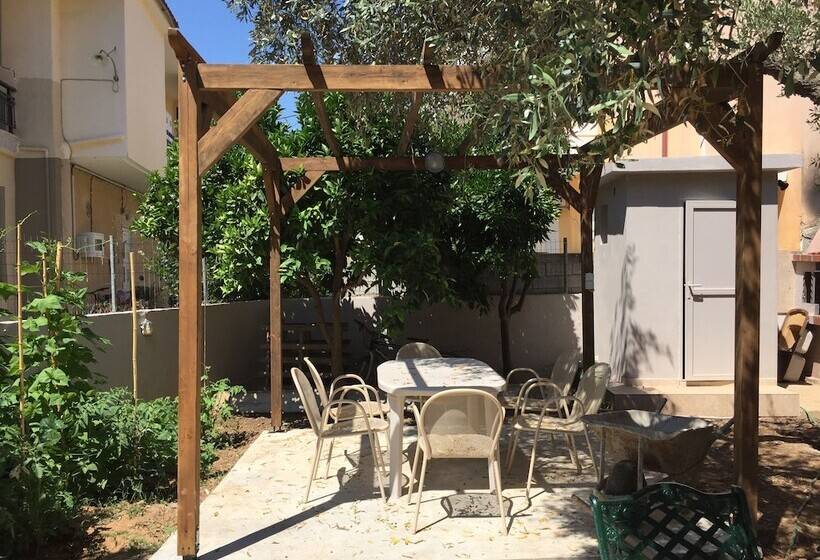 هتل Room In Studio   Beautiful Room In Limenaria, Only Five Minutes Away From Center